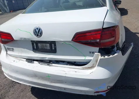 2018 Volkswagen Jetta 1.4T Se/1.4T Wolfsburg Edition из США, поврежденный, VIN 3VWDB7AJ0JM207494